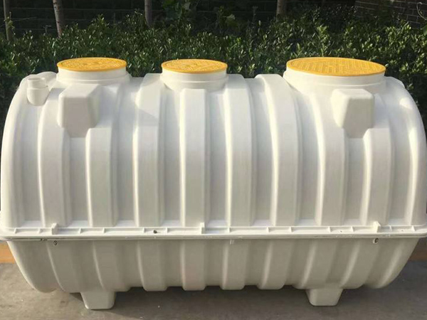 玻璃鋼化糞池:一個“有味道”的環(huán)保設備 玻璃鋼化糞池:一個“有味道”的環(huán)保設備